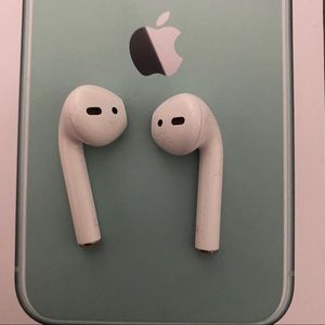REAL AirPods gen 1 (case not included)